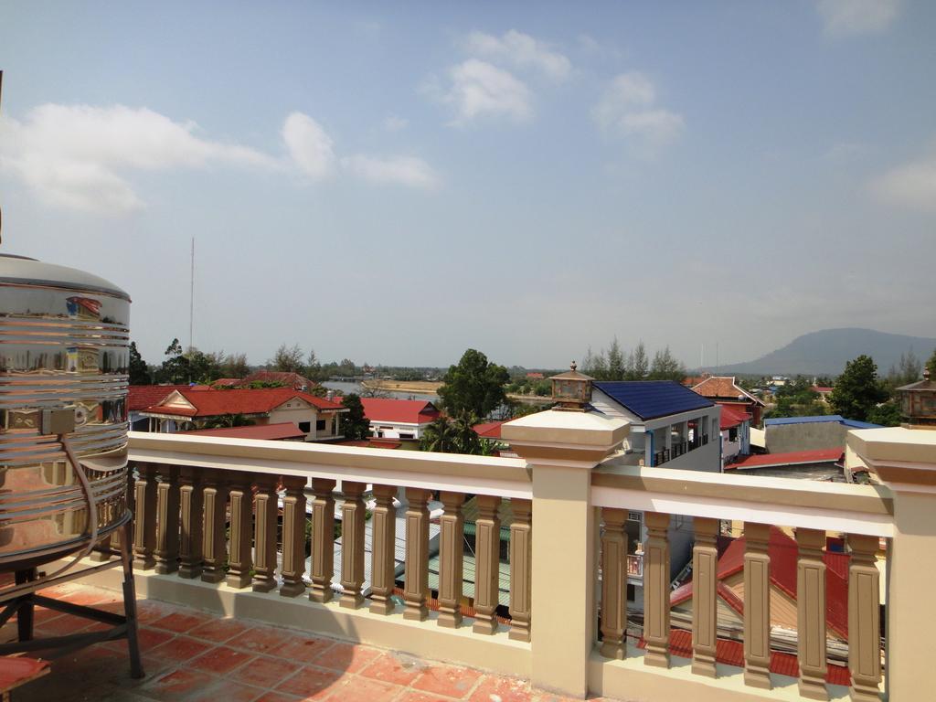 Borey Vatanac Guesthouse Kampot Exterior photo