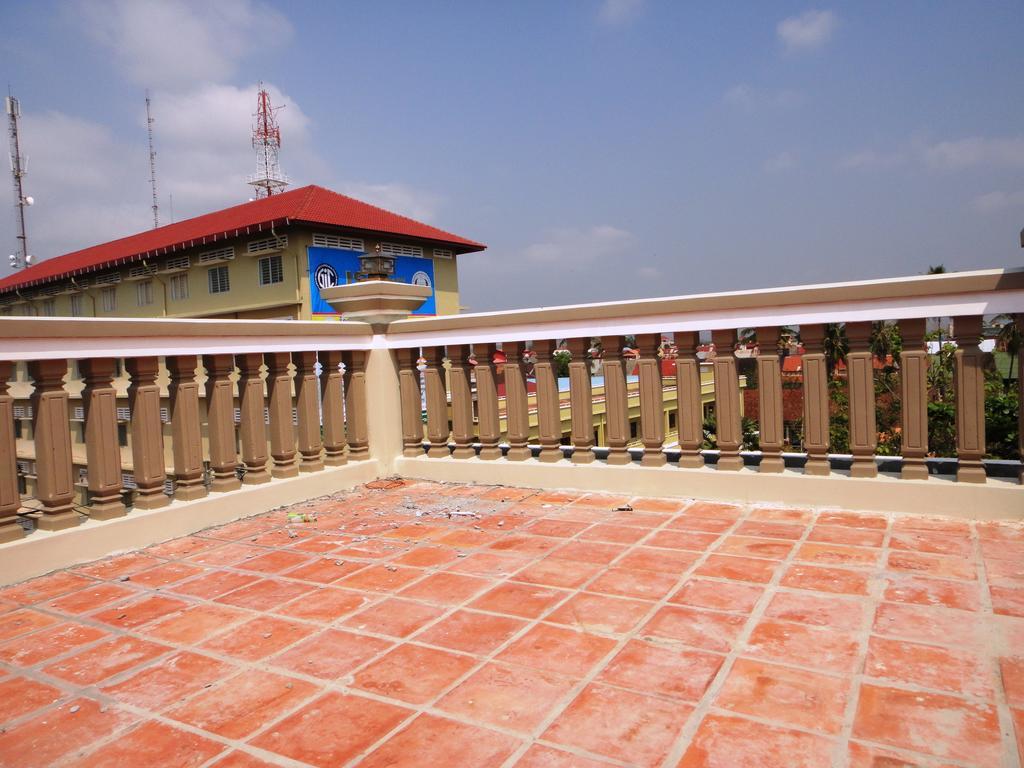 Borey Vatanac Guesthouse Kampot Exterior photo
