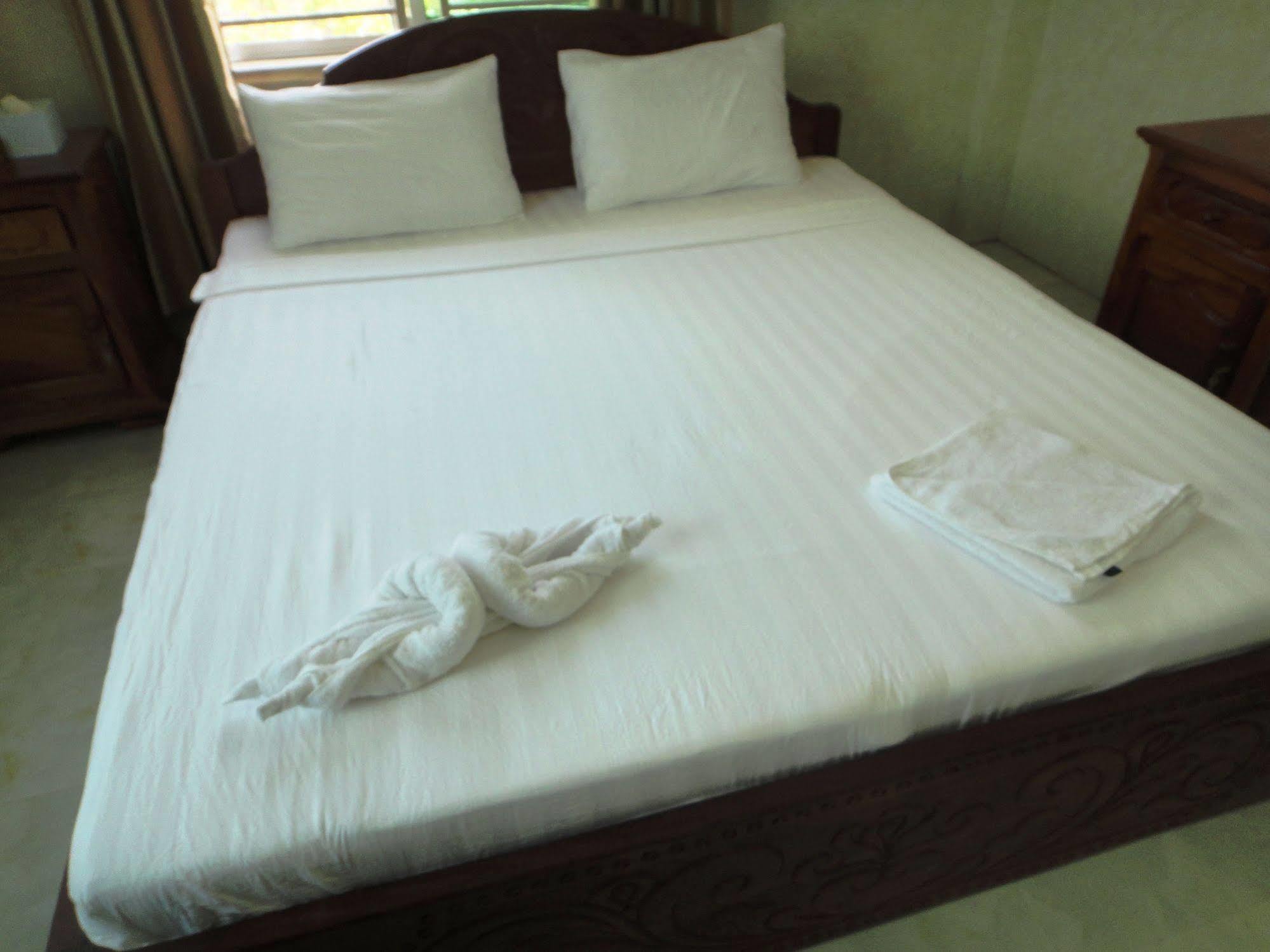 Borey Vatanac Guesthouse Kampot Exterior photo